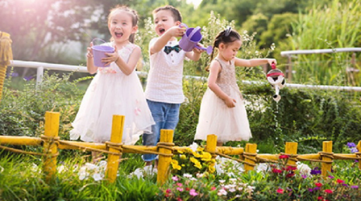 大自然是孩子們在幼兒園時光里美好的相遇